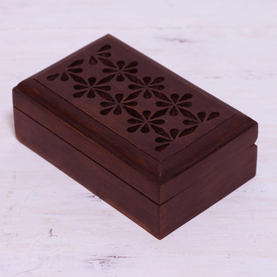 Caja decorativa de madera, 'Floral Subtlety' - Caja decorativa de madera floral hecha a mano de la India