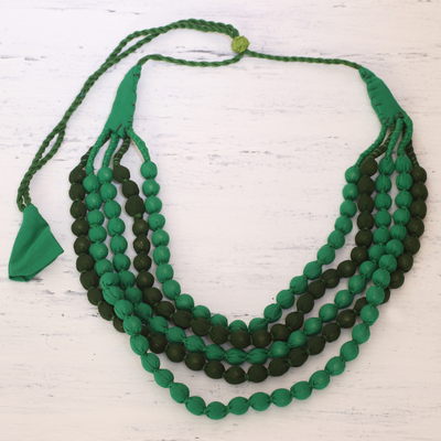 Mehrsträngige, mit Baumwolle umwickelte Perlenkette - Grüne mehrsträngige Halskette mit umwickelten Perlen aus recycelter Baumwolle