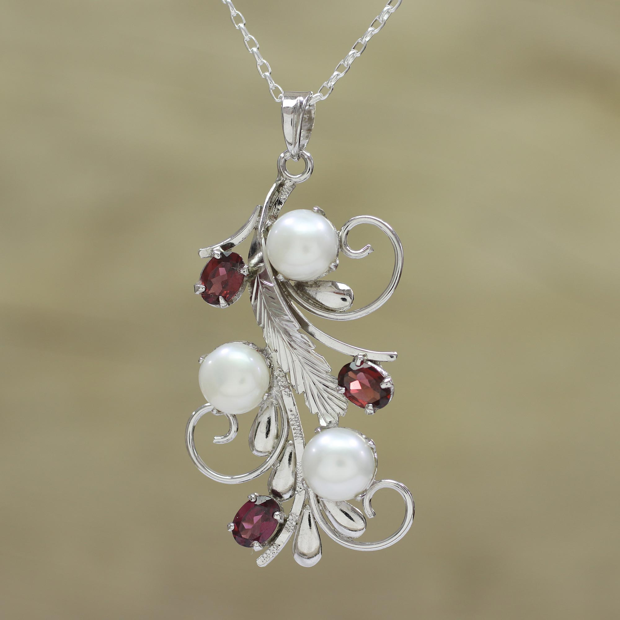 pearl garnet necklace