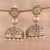 Ohrhänger aus Keramik - Handbemalte goldfarbene Keramik-Ohrhänger aus Indien
