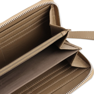 Brieftasche aus Leder, 'Waldpilz' - Vielseitige neutrale braune Reißverschluss-Brieftasche für Frauen