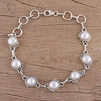 Gliederarmband aus Zuchtperlen, „Charming Orbs“ – Gliederarmband aus Zuchtperlen und Sterlingsilber aus Indien