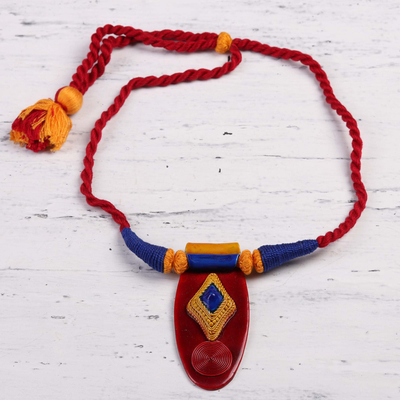 Collar colgante de cerámica - Collar con colgante de cerámica roja y algodón de la India