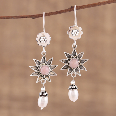 Pendientes colgantes de ópalo y perlas cultivadas - Pendientes colgantes de ópalo rosa y perlas cultivadas de la India