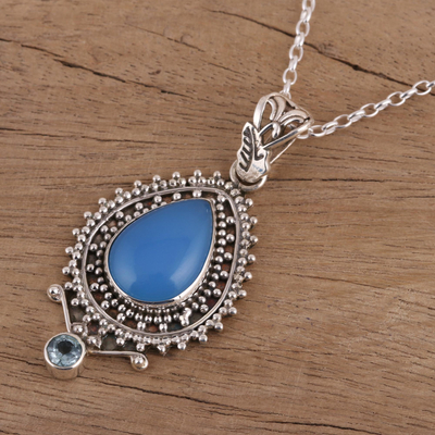 Halskette mit Chalcedon- und Blautopas-Anhänger - Handgefertigte blaue Chalcedon-Anhänger-Halskette aus Indien
