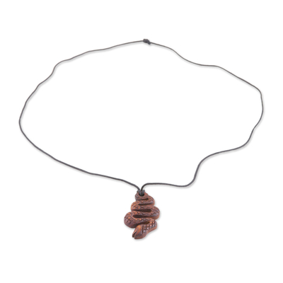 Anhänger-Halskette aus Ebenholz, 'Serpent's Twist - Handgeschnitzte Schlangenanhänger aus Ebenholz