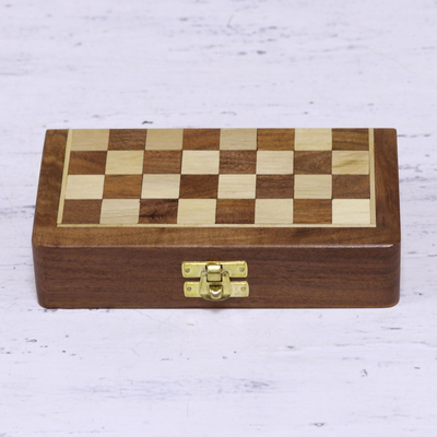Mini-Schachspiel aus Holz - Schachspiel aus Samt aus Akazienholz mit Spielfiguren und Aufbewahrung