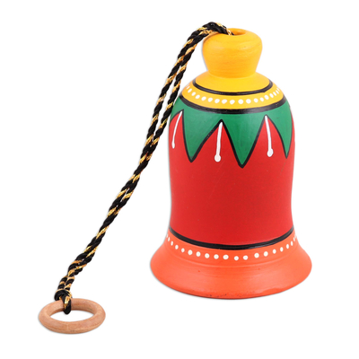 Keramische Glocke, 'Klang der Freude - Handgemalte Keramikglocke mit dekorativem Akzent aus Indien