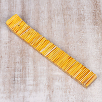 Räucherstäbchenhalter aus Holz - Sonniger gelber, gestreifter Räucherstäbchenhalter aus Holz aus Indien