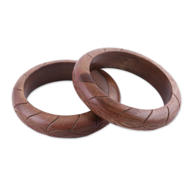 Pulseras de madera, (par) - Dúo de pulseras de madera tallada a mano de la India (par)