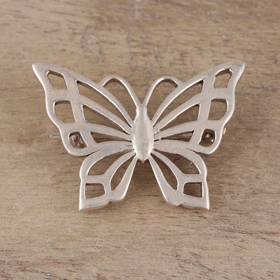 Brosche aus Sterlingsilber, „Dainty Butterfly“ – Schmetterlingsbrosche aus Sterlingsilber, hergestellt in Indien