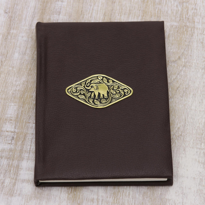 Diario de cuero, 'Elefante de oro - Diario de cuero marrón con emblema de elefante y papel hecho a mano