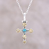 Halskette mit Citrin-Anhänger, „Sunny Cross“ – Halskette mit Kreuz-Anhänger aus Citrin und zusammengesetztem Türkis