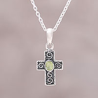 Collar con colgante de peridoto, 'Esperanza y fe' - Collar con colgante de cruz de plata de ley y peridoto verde