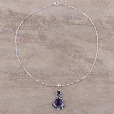 Amethyst-Anhänger-Halskette, 'Lilac Harmony'. - Anhänger-Halskette aus violettem Amethyst und Sterlingsilber