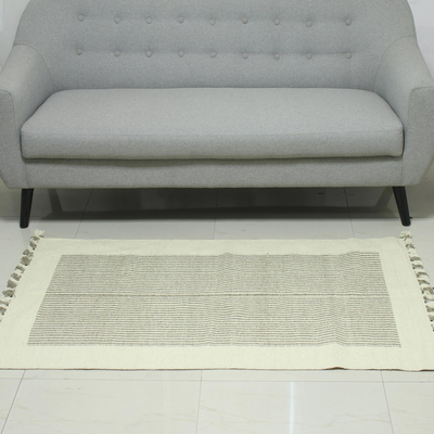 Wool area rug, 'Ivory Bliss' (3x5) - Handwoven Wool Area Rug with Ivory Borders (3x5) from India