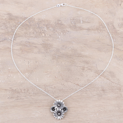 Sterling silver pendant necklace, 'Daisy Delight' - Daisy Sterling Silver Pendant Necklace from India