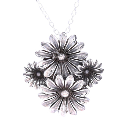 Sterling silver pendant necklace, 'Daisy Delight' - Daisy Sterling Silver Pendant Necklace from India