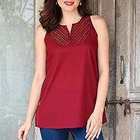 Blusa de algodón, 'Burgundy Charm' - Blusa de algodón con cuentas de vidrio en Borgoña de la India