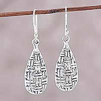 Pendientes colgantes de plata de ley - Aretes colgantes de plata de ley con tejido de cesta de la India