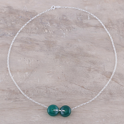 Halskette mit Onyx-Anhänger - Halskette mit Anhänger aus grünem Onyx und Doppelscheibe aus Sterlingsilber
