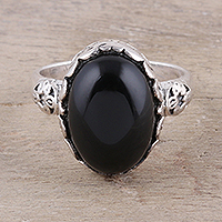 Onyx-Cocktailring, „Glamorous Beauty in Black“ – Ovaler Onyx-Cocktailring in Schwarz aus Indien