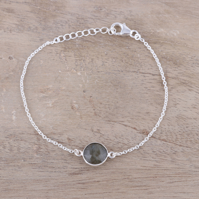 Labradorite pendant bracelet, 'Mesmerizing Night' - Adjustable Labradorite Pendant Bracelet from India