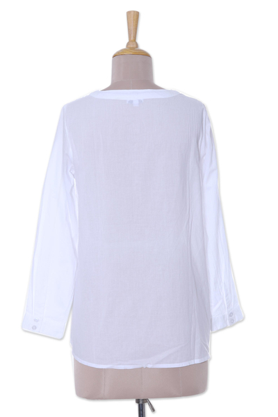 Blusa de algodón - Blusa blanca floral de manga larga bordada a mano en la India