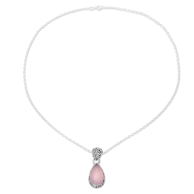 Chalcedon-Anhänger-Halskette, 'Soft Pink Nebel'. - Tropfenförmige Chalcedon-Anhänger-Halskette in Rosa aus Indien