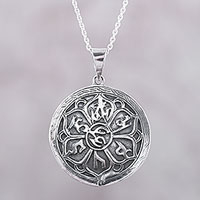 Collar colgante de plata de ley, 'Mandala Bloom' - Collar colgante de plata de ley de flor espiritual de la India