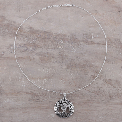 Halskette mit Anhänger aus Sterlingsilber, „Magnificent Tree“ – Handgefertigte Halskette mit verziertem Waldanhänger aus Sterlingsilber