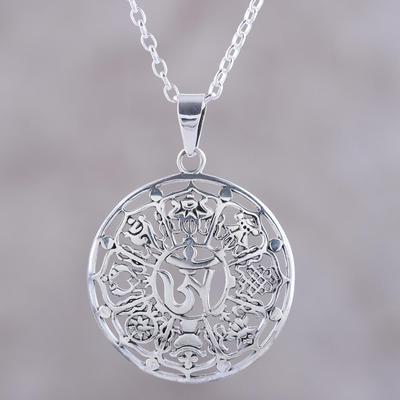 Collar colgante de plata de ley, 'Floral Ashtamangala' - Collar colgante de plata de ley con flor de Ashtamangala