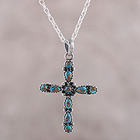 Collar colgante de plata de ley, 'Cruz vibrante' - Collar de cruz de plata de ley 925 y compuesto de turquesa