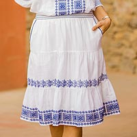 Falda de algodón, 'Belleza marroquí' - Falda de algodón bordada en lapislázuli de la India