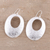 Ohrringe aus Sterlingsilber, 'Schimmernde Ovale', 'Schimmernde Ovale - Ovale Ohrringe aus Sterlingsilber mit Blumen aus Indien