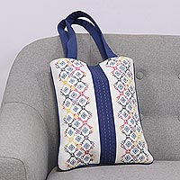 Umhängetasche aus Baumwolle, „Vibrant Embroidery“ – Geometrisch bestickte Umhängetasche aus Baumwolle aus Indien