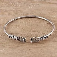 Pulsera de puño de plata de ley, 'Owl Hoot' - Pulsera de puño de búho de plata de ley de la India