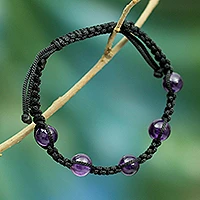 Pulsera de macramé con cuentas de cuarzo, 'Purple Shambhala' - Pulsera de macramé con cuentas de cuarzo púrpura de la India