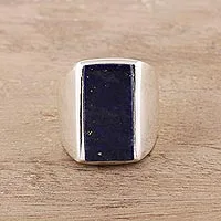 Herrenring aus Lapislazuli, „Blauer Obelisk“ – Herrenring aus Lapislazuli, hergestellt in Indien