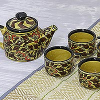 Keramik-Teeservice, „Fantastische Blumen in Grün“ (Set für 4) – Grünes Blumen-Teeservice aus Keramik aus Indien (Set für 4)
