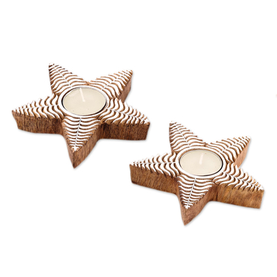 Teelichthalter aus Mangoholz, „Ferny Stars“ (Paar) – Teelichthalter aus Mangoholz mit Farnmuster und Sternen (Paar)