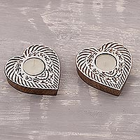 Teelichthalter aus Mangoholz, „Heart Blocks“ (Paar) - Herzförmige Teelichthalter aus Mangoholz aus Indien (Paar)