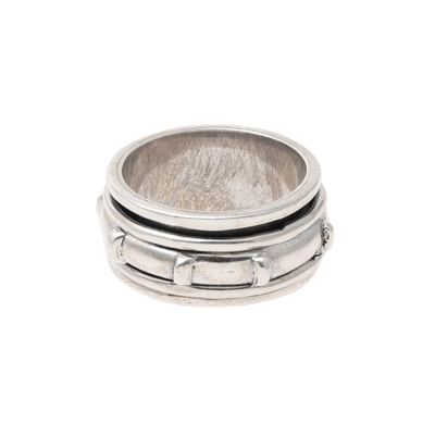 Sterling silver spinner ring, 'Rotating Pattern' - Artisan Crafted Sterling Silver Spinner Ring from India
