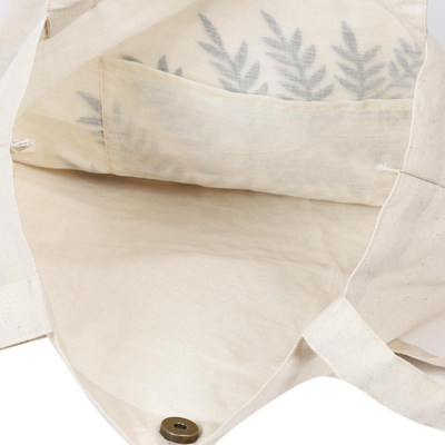 Umhängetasche aus Baumwolle, „Ferny Frond in Azure“ – Umhängetasche aus bestickter Baumwolle mit azurblauem Farnmuster