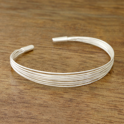 Manschettenarmband aus Sterlingsilber - Manschettenarmband aus Sterlingsilber, hergestellt in Indien