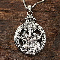 Collar con colgante de plata de ley, 'Powerful Ganesha' - Collar con colgante de Ganesha de plata de ley hecho a mano por ARtisan