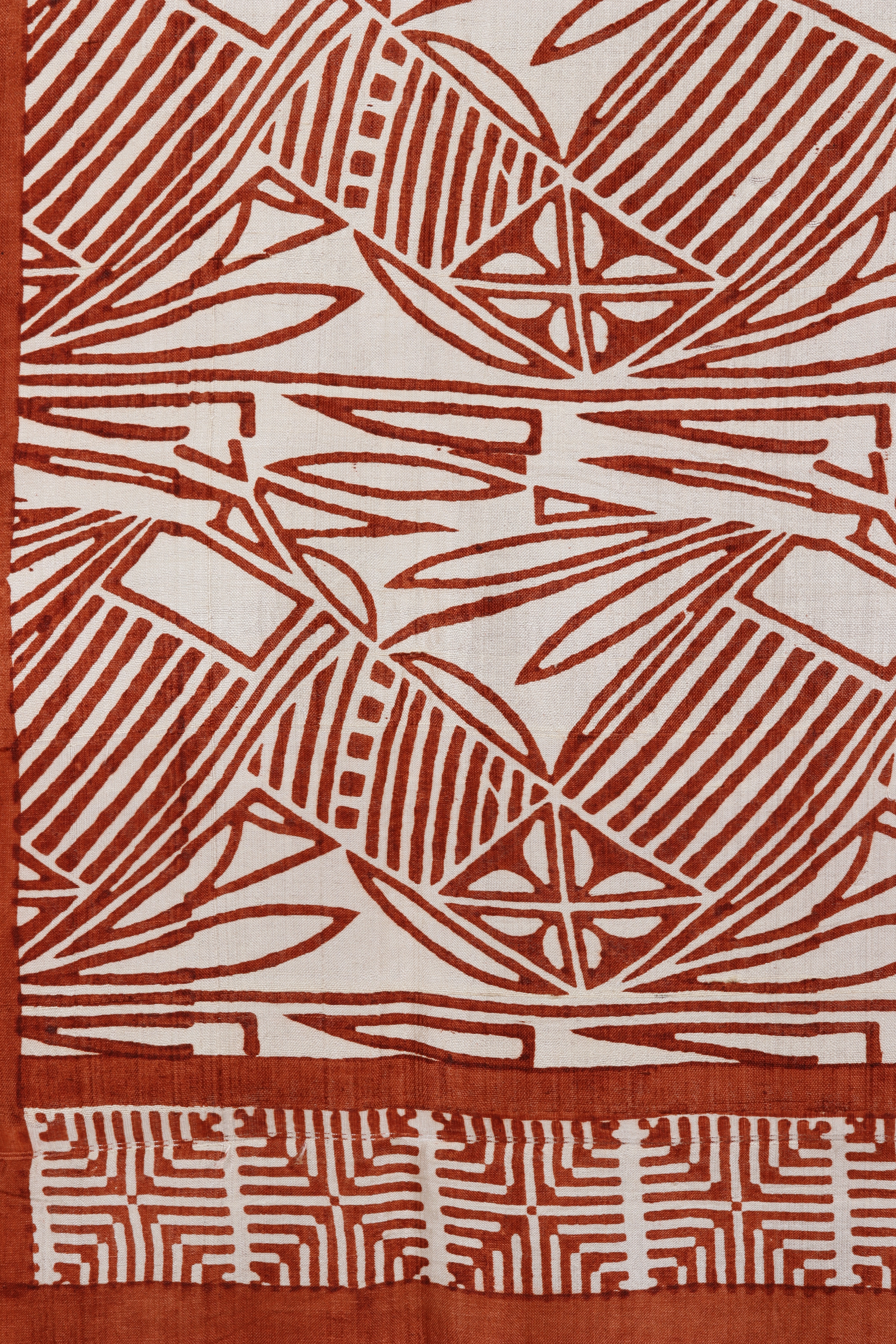 Fular de seda con estampado de bloques - Bufanda cruzada de seda abstracta color rojizo y marfil de la India
