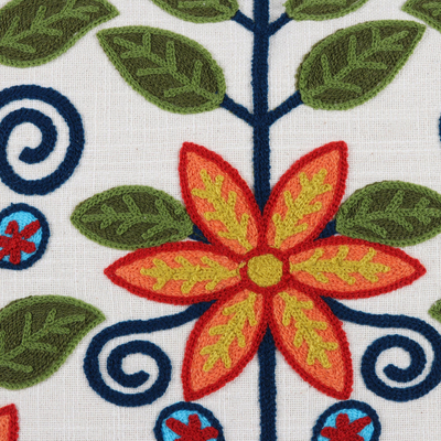Fundas de cojín de algodón, 'Flores trepadoras' (par) - Fundas de cojín de algodón con bordado floral de la India (par)