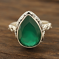 Featured review for Onyx cocktail ring, Glittering Verdant Drop