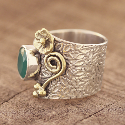 Onyx cocktail ring, 'Garden Gold' - Floral Green Onyx Cocktail Ring Crafted in India